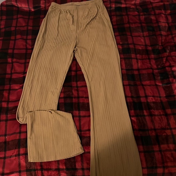 Shein Women’s Flow Pants - Picture 2 of 2